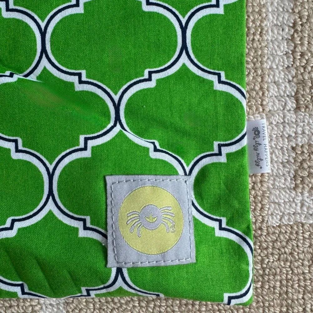 New Itzy Ritzy Set of 2 Waterproof Wet Bags Zipper Pouch Travel Floral Green